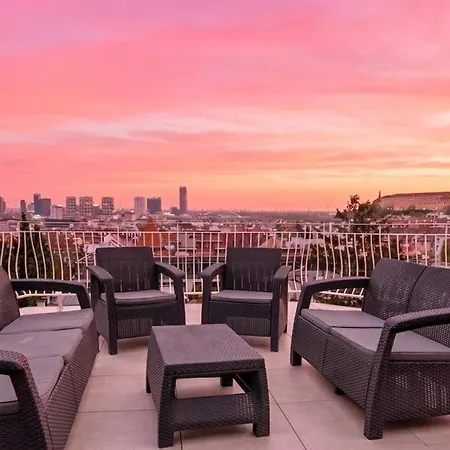 Апартаменты Castle View Rooftop Terrace Penthouse 5br Old Town *