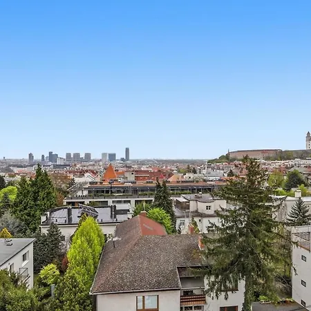 Апартаменты Castle View Rooftop Terrace Penthouse 5br Old Town