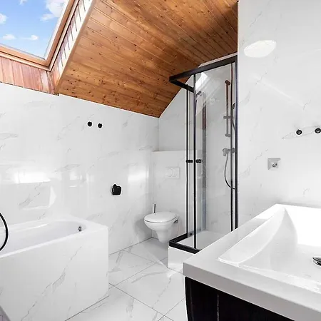 Апартаменты Castle View Rooftop Terrace Penthouse 5br Old Town