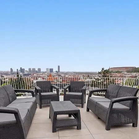 Castle View Rooftop Terrace Penthouse 5br Old Town Apartment