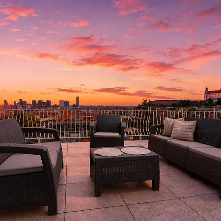 Апартаменты Castle View Rooftop Terrace Penthouse 5br Old Town Братислава