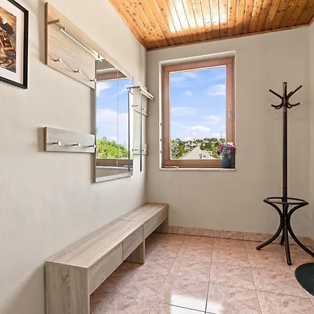 Апартаменты Castle View Rooftop Terrace Penthouse 5br Old Town